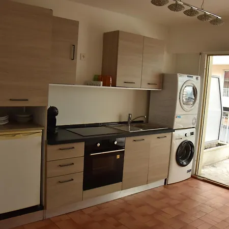 Les Fleurs Apartment *